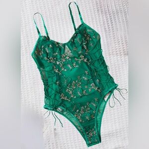 Be My Valentine 💘 Green Floral Embroidered Teddy Bodysuit. Size S